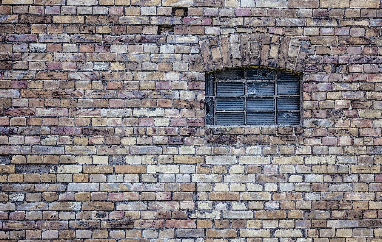 Dynamiser votre salon : l’art de peindre un mur d’accent